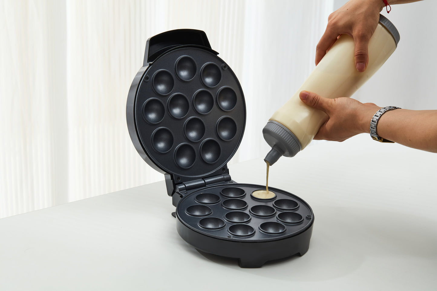Uber Appliance Cake Pop Maker With Batter Dispenser