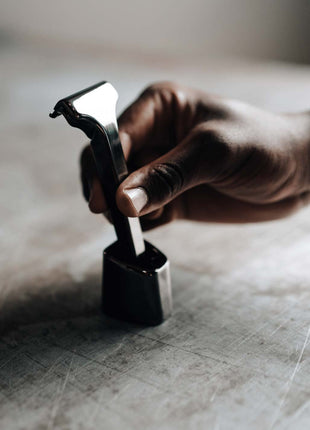 Single Edge Razor Stand