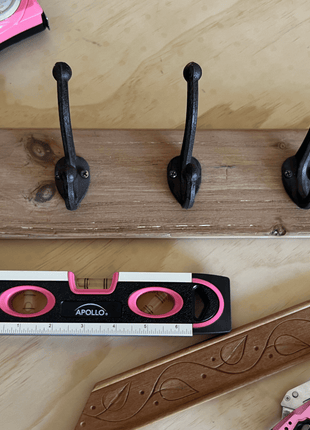 PINK 9-inch torpedo-shaped spirit level for 180/90/45 degrees leveling--  DT5019P