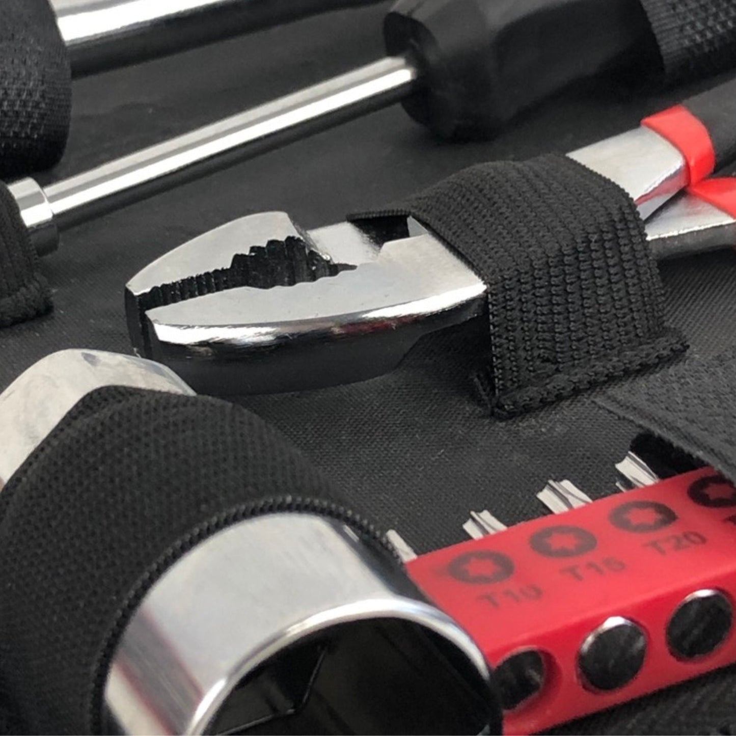 56 Piece Metric Auto Tool Set In Zipper Case - DT9775